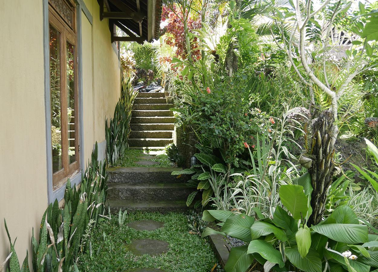 Embang Homestay ซิเดอมัน ภายนอก รูปภาพ