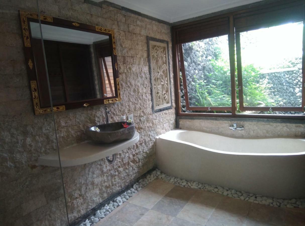 Embang Homestay ซิเดอมัน ภายนอก รูปภาพ